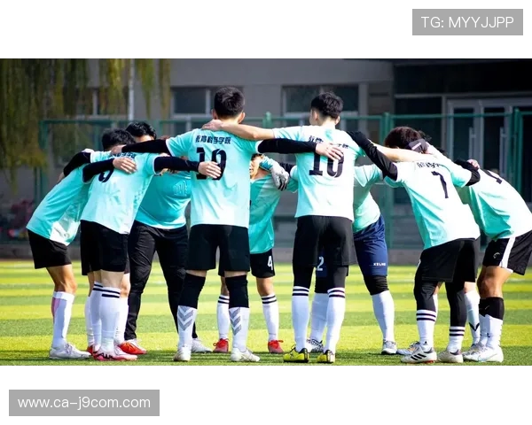 以足球生拉体能教练引领球队迈向全面科学化高效训练发展新时代潮